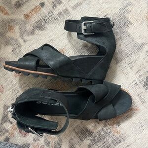 Sorel Joanie II Wedge Sandal Black Suede Back Zipper Nowt size 10